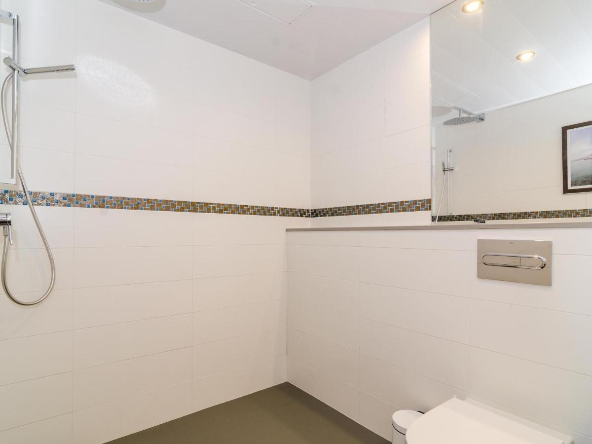 Apartment Spaces Sea View Oasis